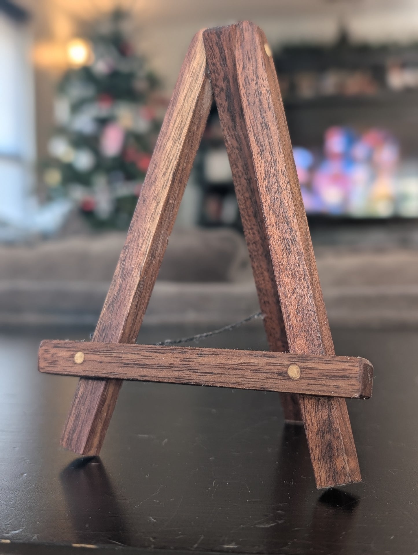 Beezer's Easel - Display Stand