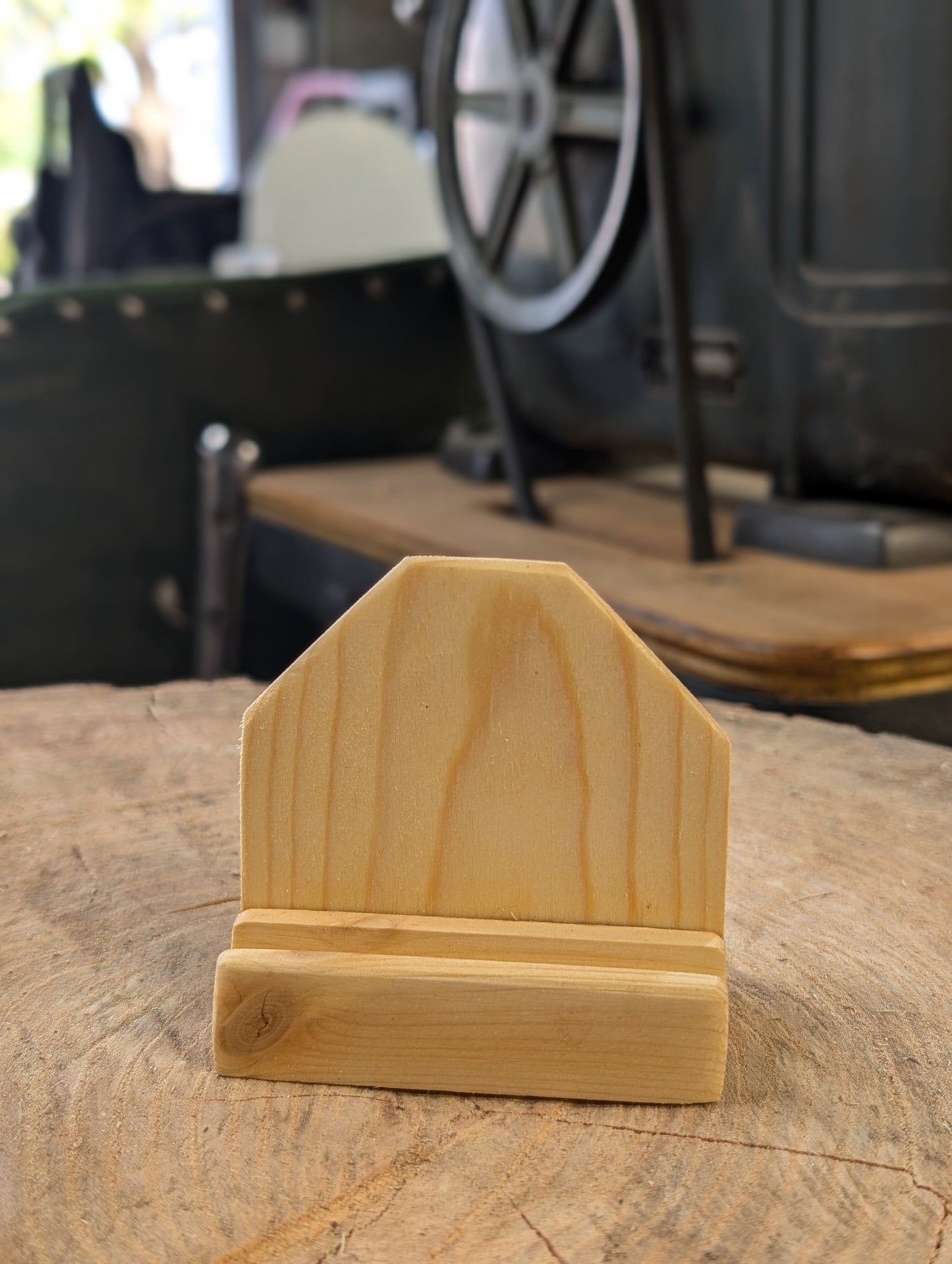 Beezer's Trading Card Display Stand